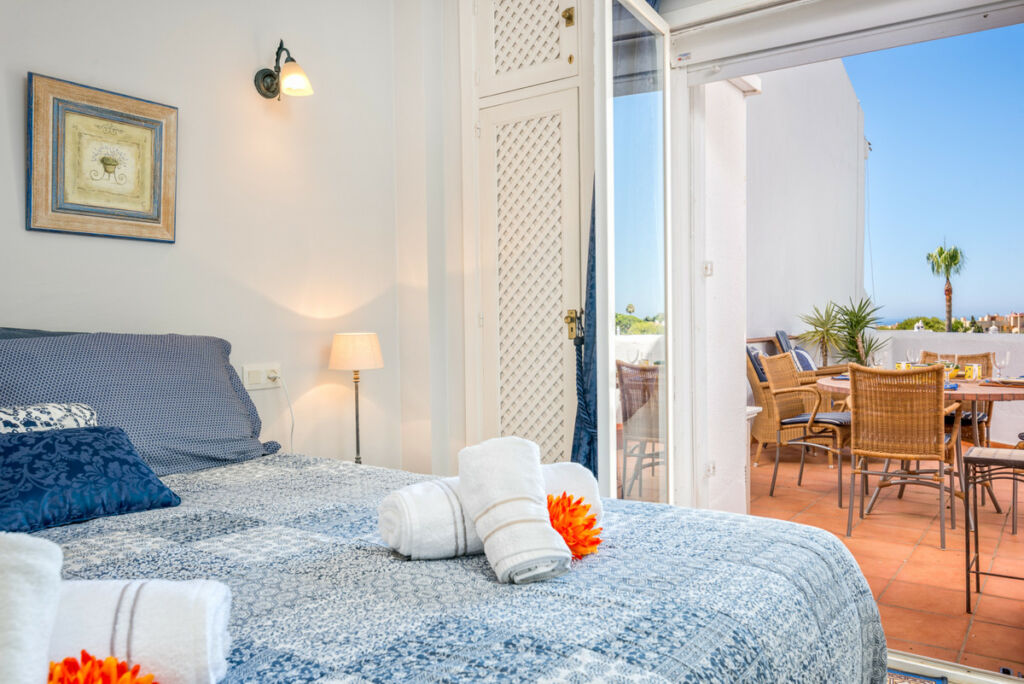 Middle Floor Apartment Calahonda Málaga - image 12