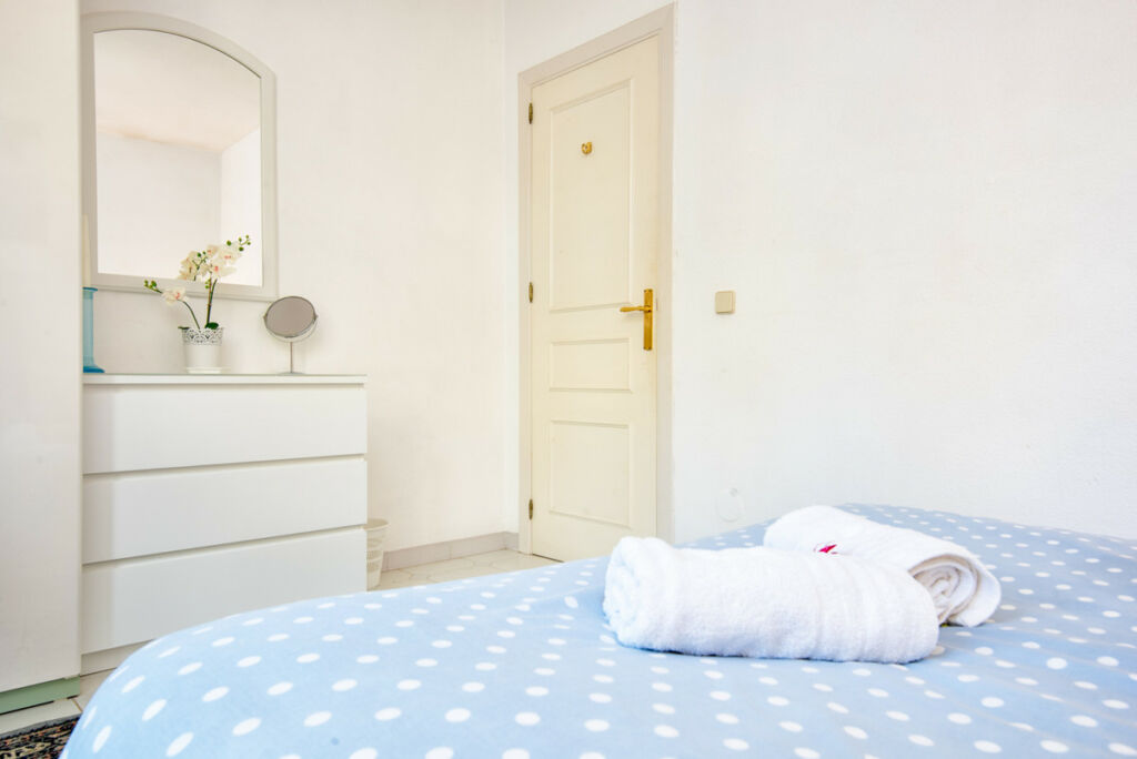 Middle Floor Apartment Calahonda Málaga - image 12