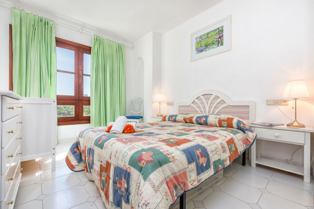Middle Floor Apartment Calahonda Málaga - image 15