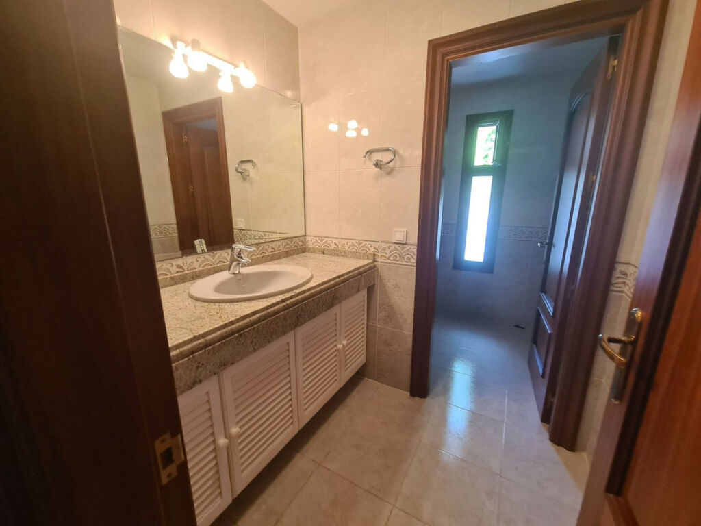 Detached Villa La Capellania Málaga - image 17