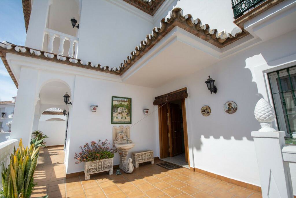 Detached Villa Mijas Málaga - image 2