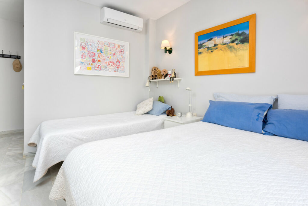 Middle Floor Apartment Calahonda Málaga - image 20