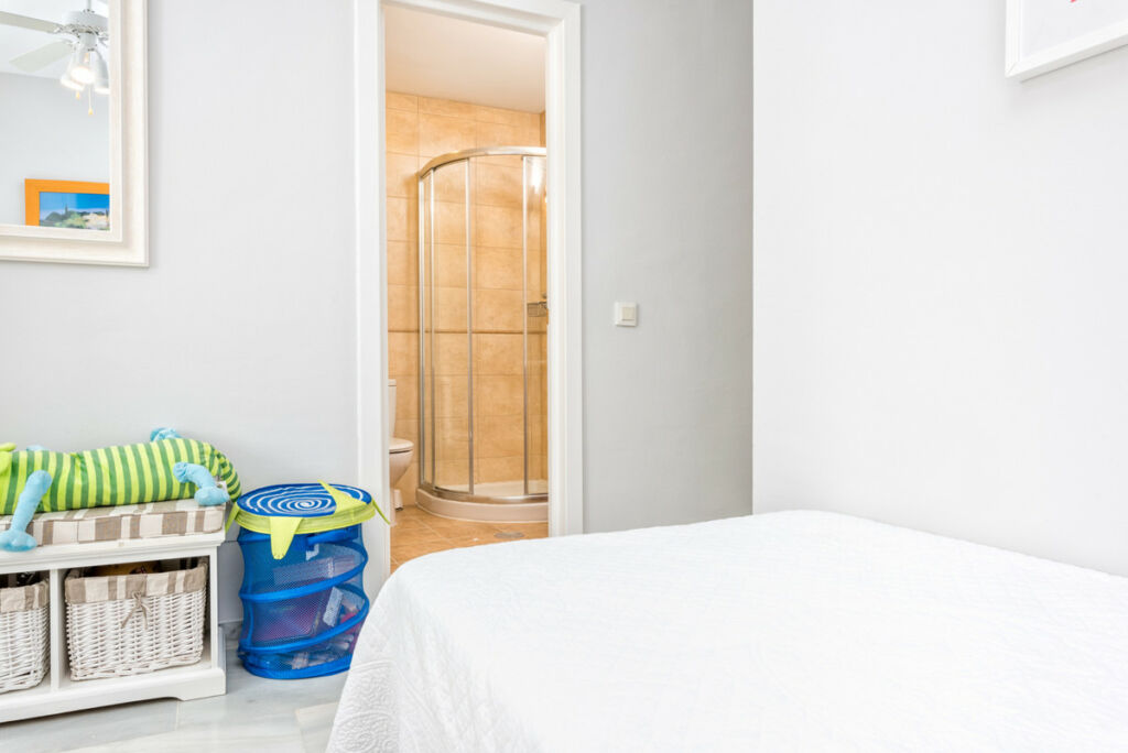 Middle Floor Apartment Calahonda Málaga - image 22