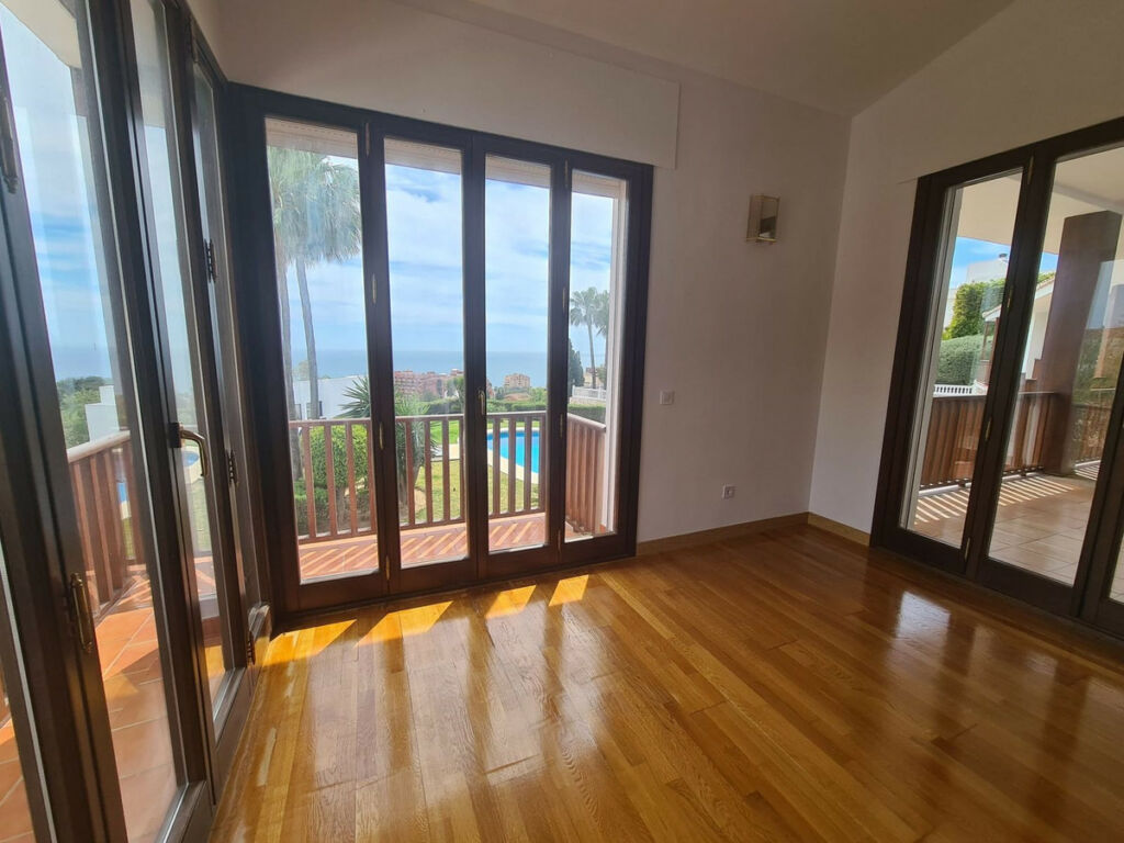 Detached Villa La Capellania Málaga - image 23