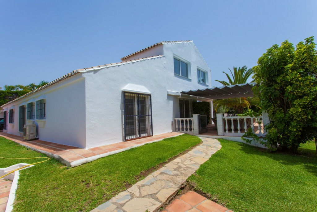 Detached Villa Calahonda Málaga - image 27