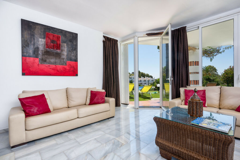 Ground Floor Apartment Calahonda Málaga - image 3