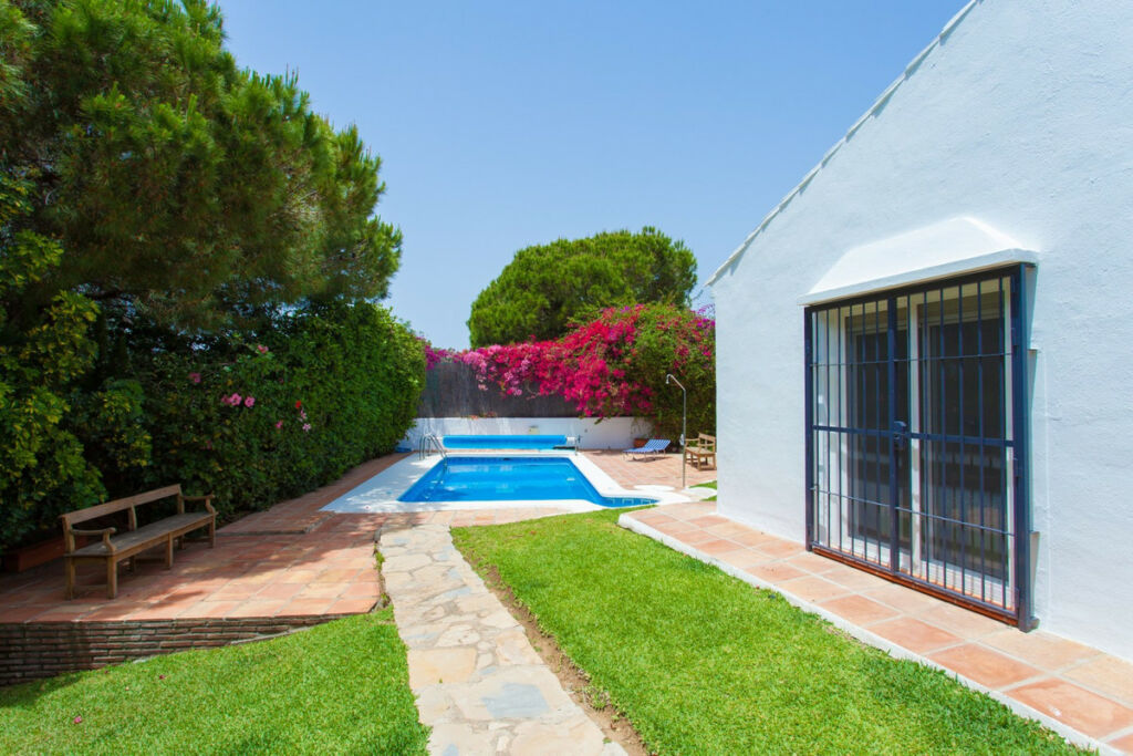 Detached Villa Calahonda Málaga - image 33