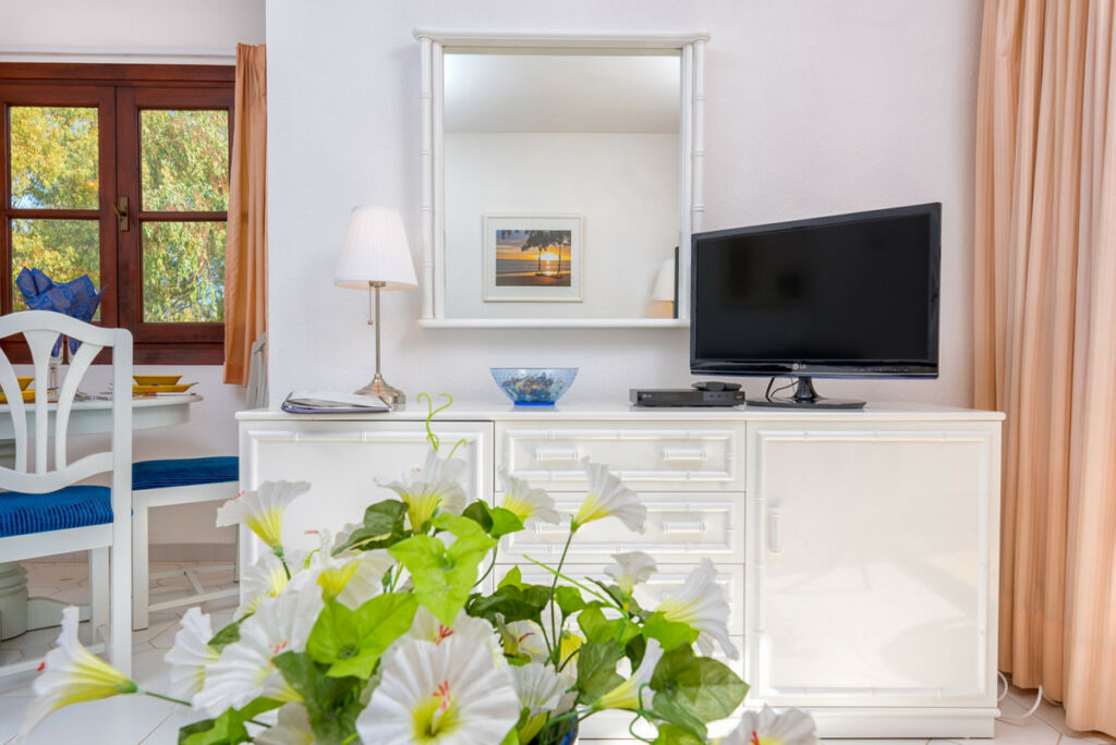 Middle Floor Apartment Calahonda Málaga - image 4