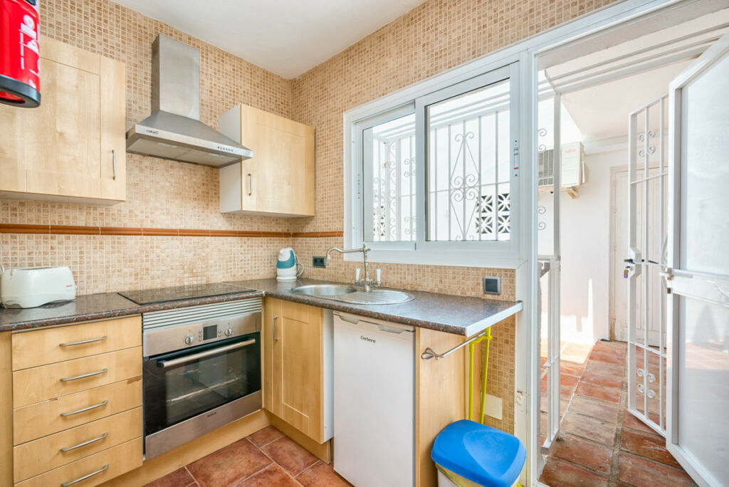 Ground Floor Apartment Calahonda Málaga - image 4