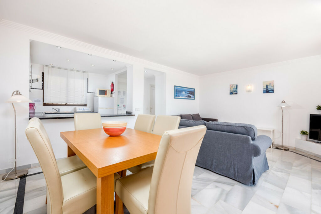 Middle Floor Apartment Calahonda Málaga - image 4
