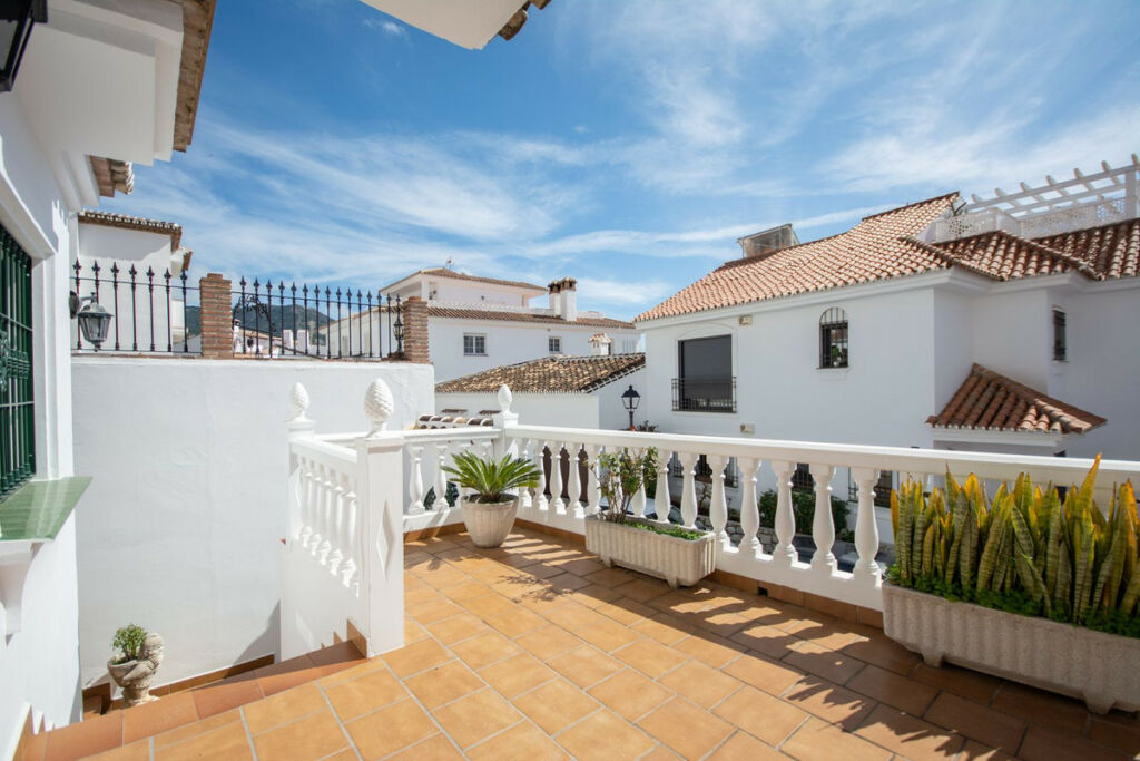 Detached Villa Mijas Málaga - image 42