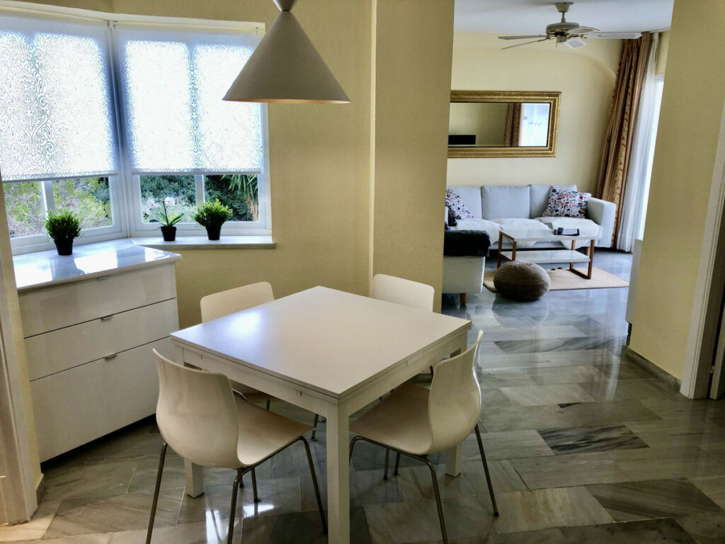 Middle Floor Apartment Calahonda Málaga - image 5