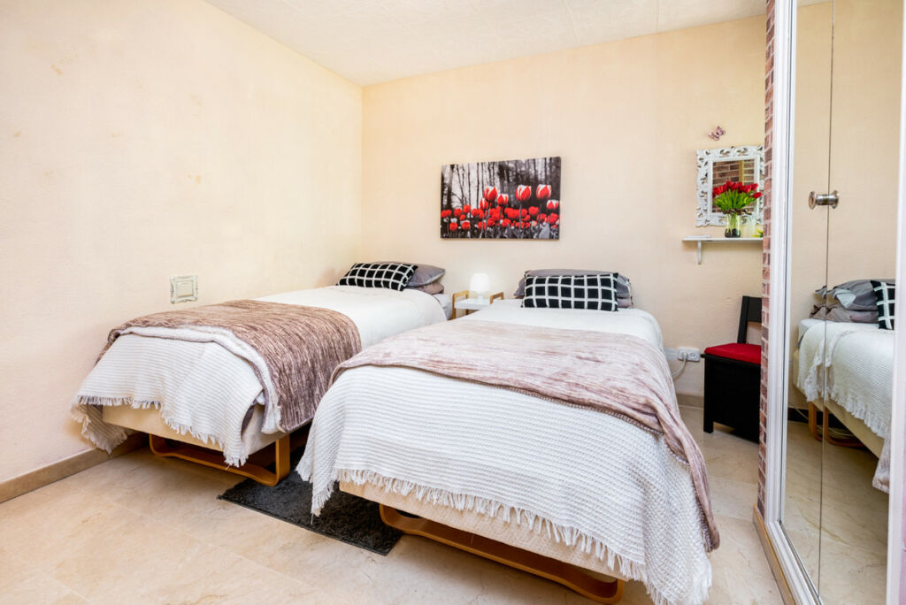Ground Floor Apartment Calahonda Málaga - image 6