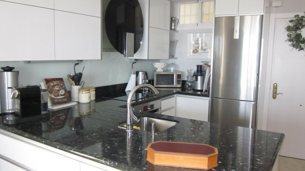 Penthouse Marbesa Málaga - image 7