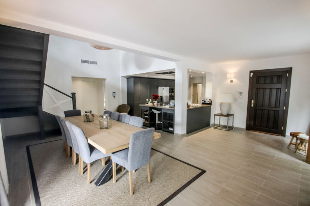 Detached Villa Calahonda Málaga - image 8