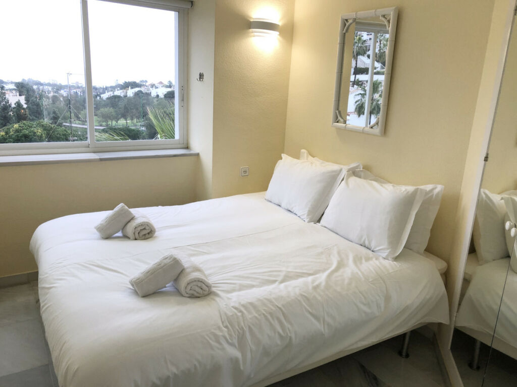 Middle Floor Apartment Calahonda Málaga - image 8
