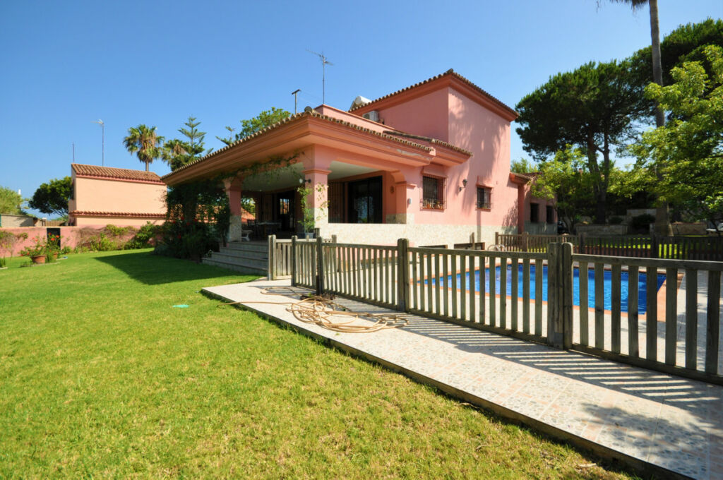Detached Villa Casares Playa Málaga