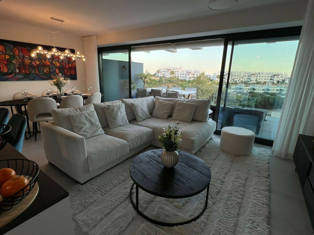 Middle Floor Apartment Selwo Málaga - image 10
