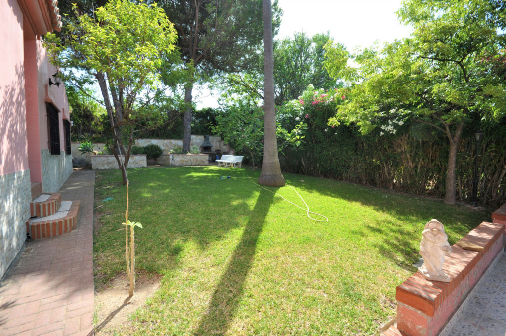 Detached Villa Casares Playa Málaga - image 10