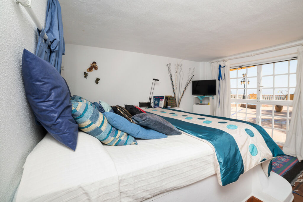 Detached Villa Benahavís Málaga - image 11