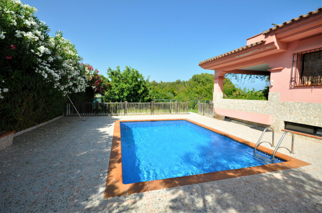 Detached Villa Casares Playa Málaga - image 11