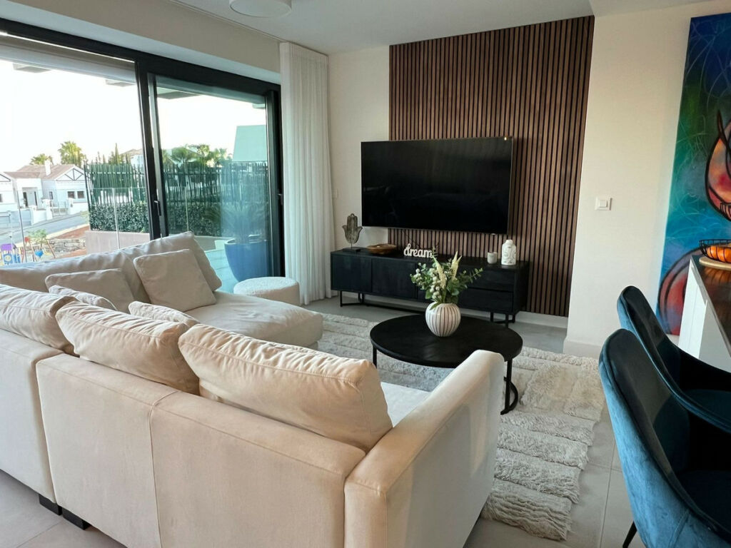 Middle Floor Apartment Selwo Málaga - image 14