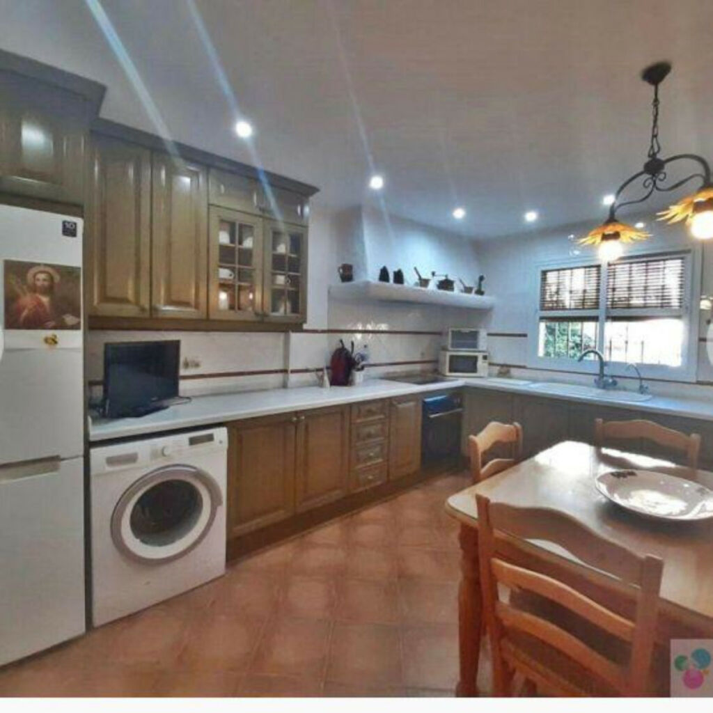 Detached Villa Guadalmina Baja Málaga - image 14