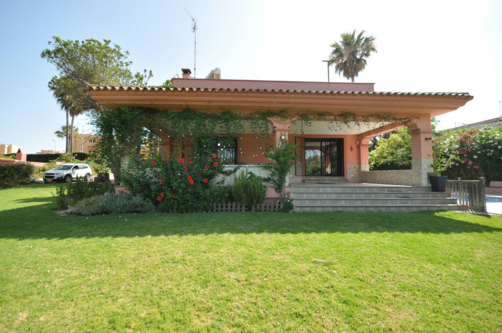 Detached Villa Casares Playa Málaga - image 14