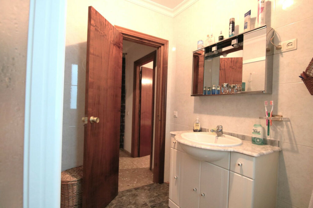 Middle Floor Apartment Guaro Málaga - image 15