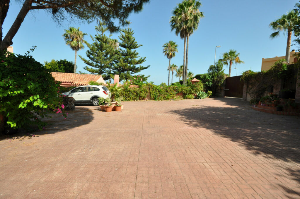 Detached Villa Casares Playa Málaga - image 20