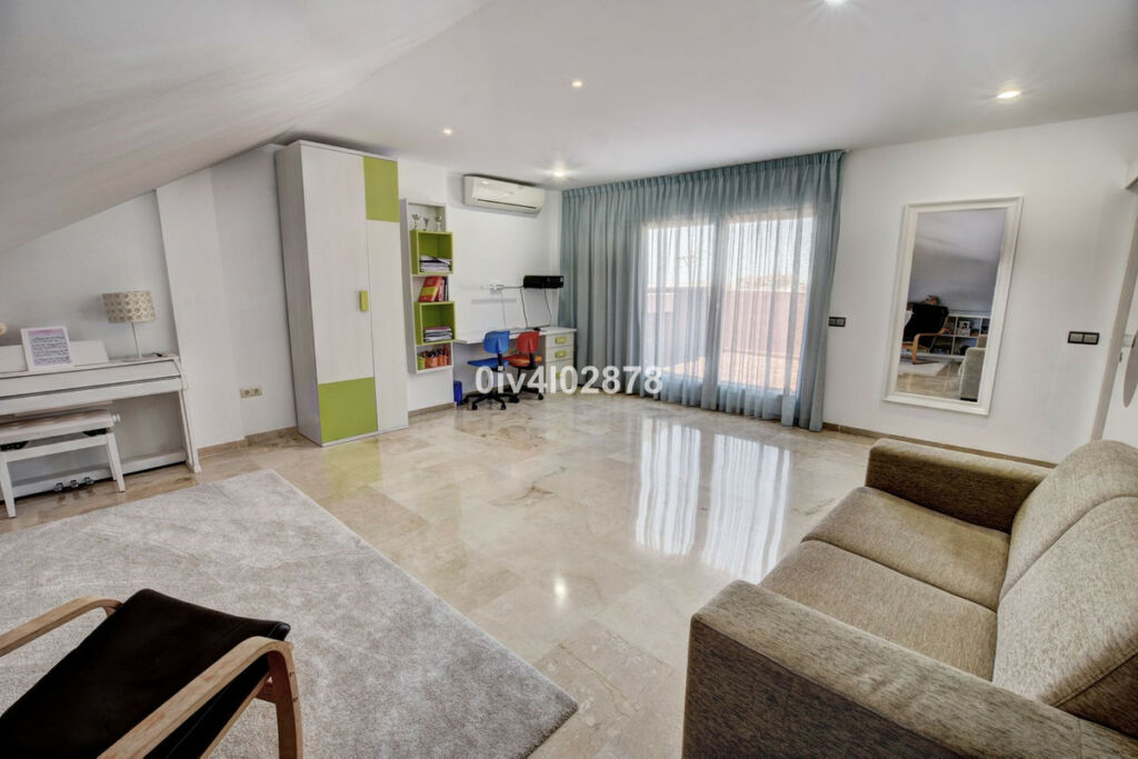Townhouse Arroyo de la Miel Málaga - image 20