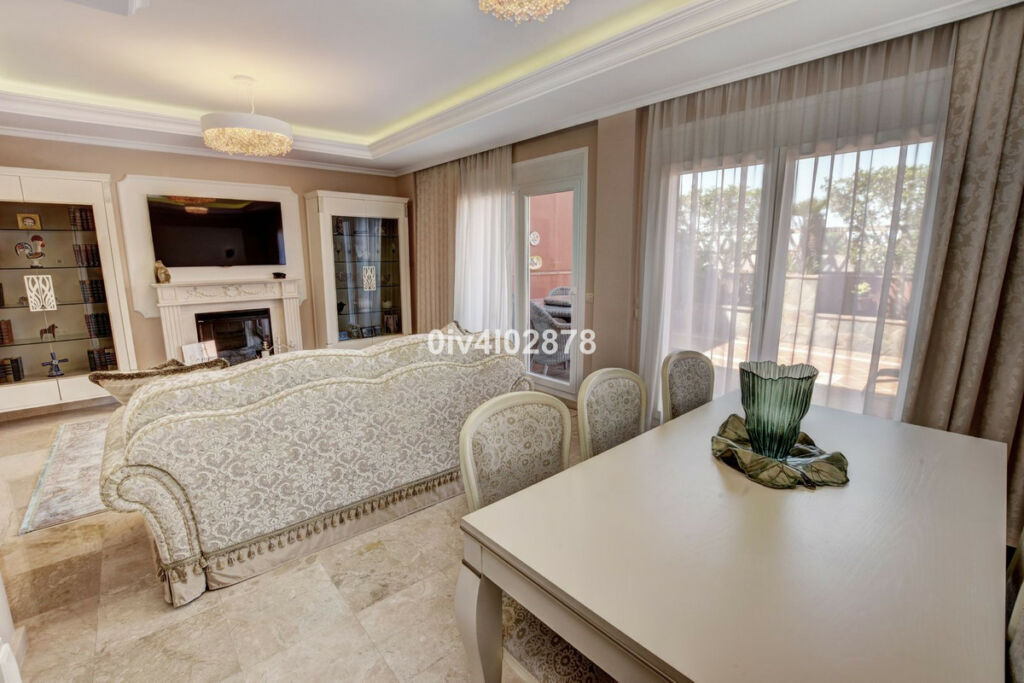 Townhouse Arroyo de la Miel Málaga - image 3
