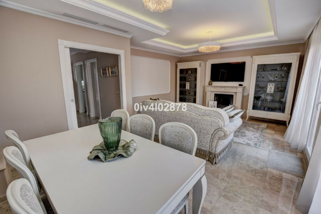 Townhouse Arroyo de la Miel Málaga - image 4