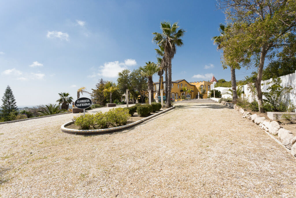 Detached Villa Benahavís Málaga - image 4