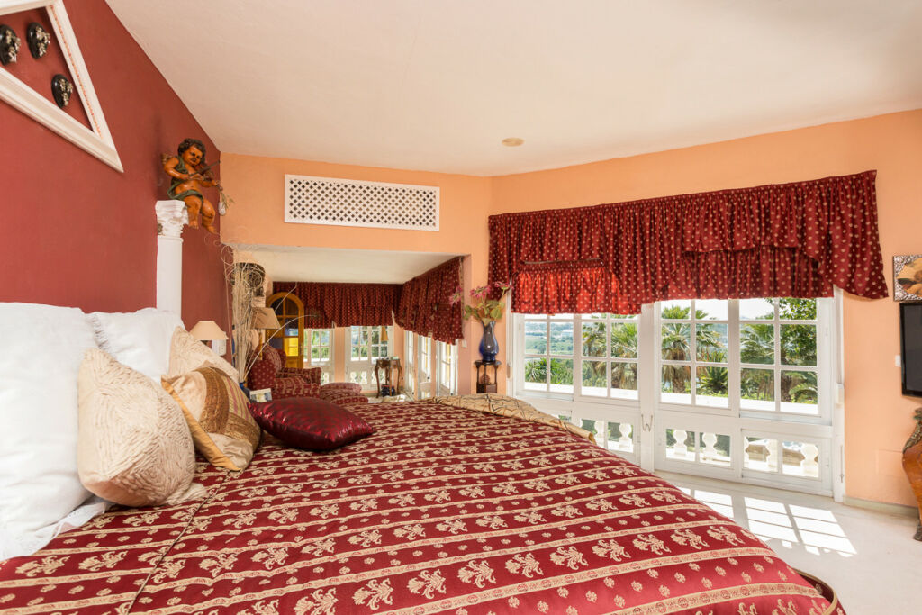 Detached Villa Benahavís Málaga - image 5