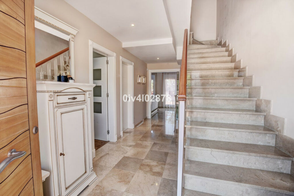 Townhouse Arroyo de la Miel Málaga - image 7