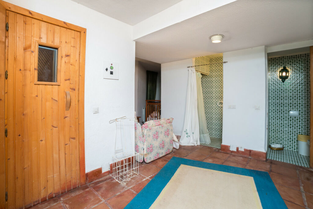 Detached Villa Benahavís Málaga - image 7