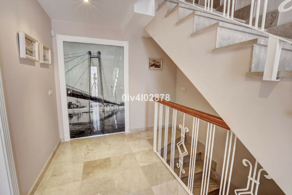 Townhouse Arroyo de la Miel Málaga - image 8