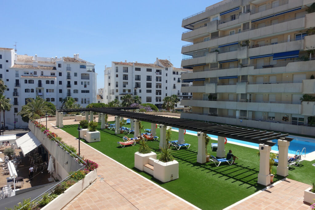 Middle Floor Apartment Puerto Banús Málaga