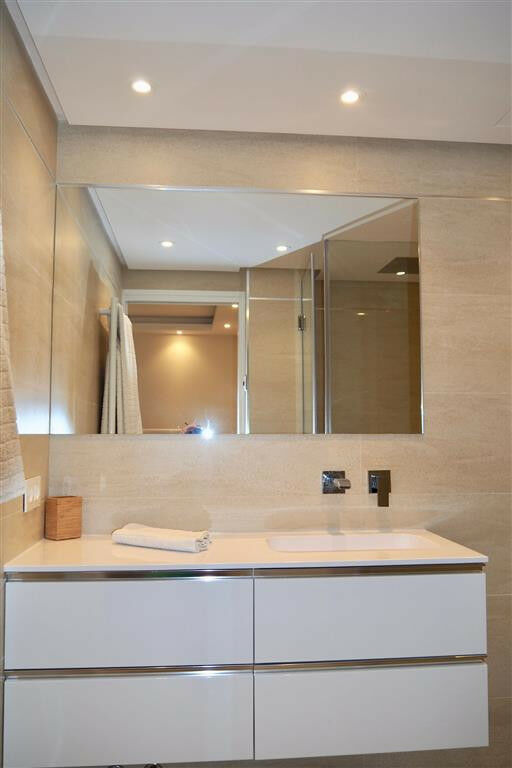 Middle Floor Apartment Puerto Banús Málaga - image 10