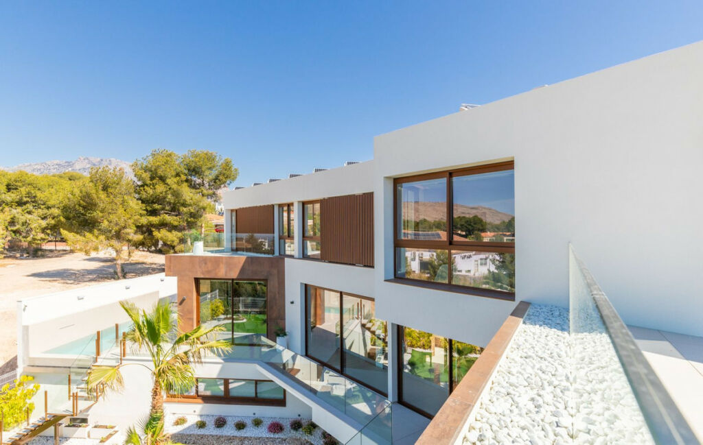 Detached Villa La Nucia Alicante - image 10