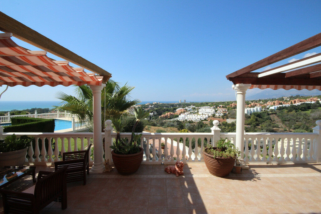 Detached Villa Artola Málaga - image 12