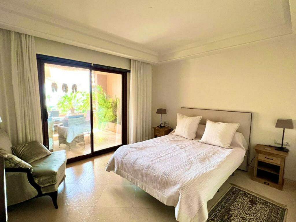 Middle Floor Apartment New Golden Mile Málaga - image 12