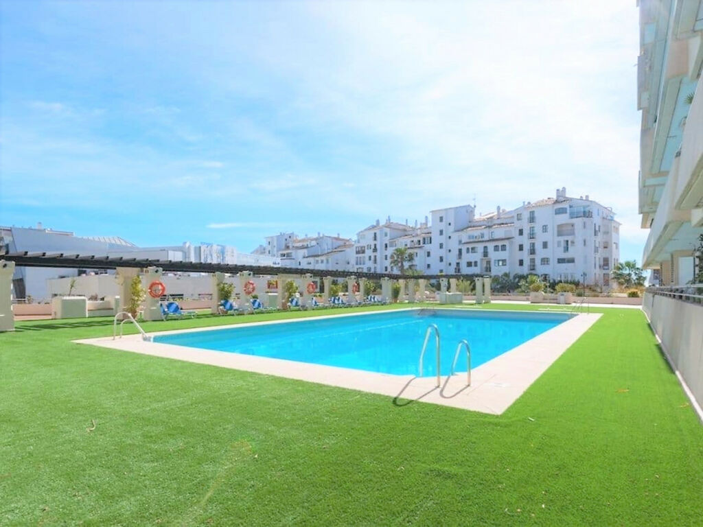 Middle Floor Apartment Puerto Banús Málaga - image 12