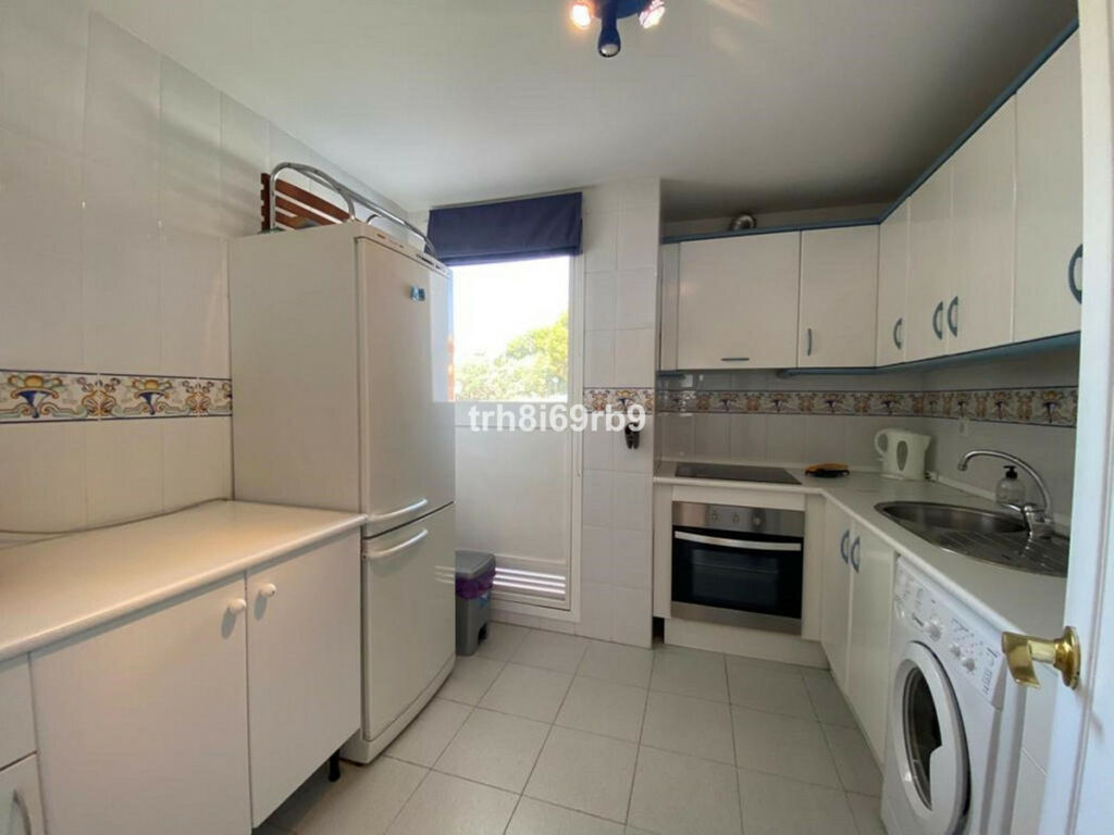 Top Floor Apartment El Paraiso Málaga - image 13