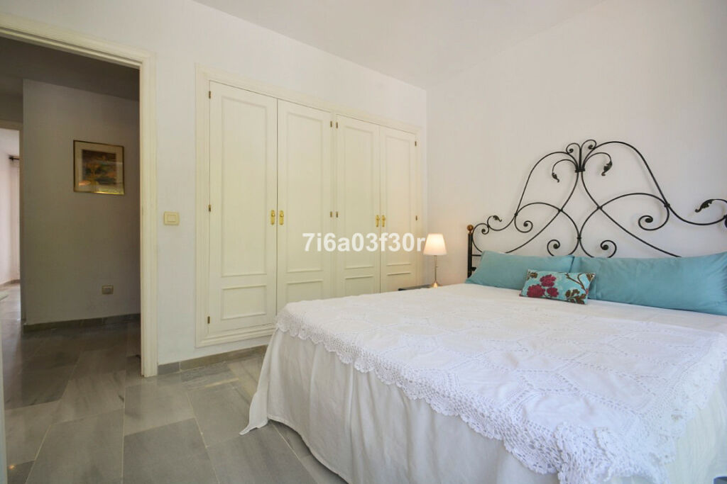 Townhouse Guadalmina Alta Málaga - image 13