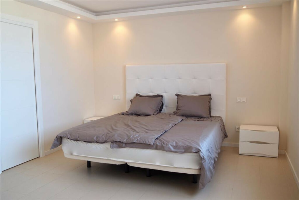 Middle Floor Apartment Puerto Banús Málaga - image 13