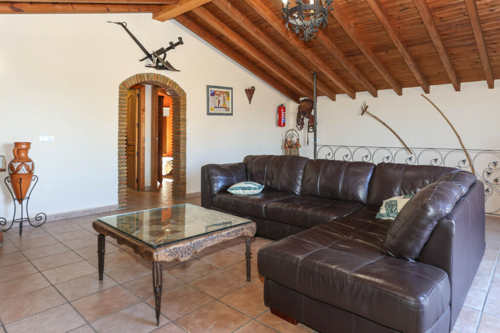 Detached Villa Guaro Málaga - image 16