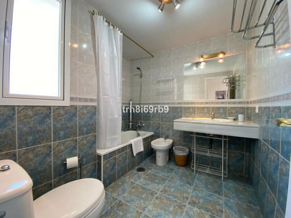 Top Floor Apartment El Paraiso Málaga - image 16