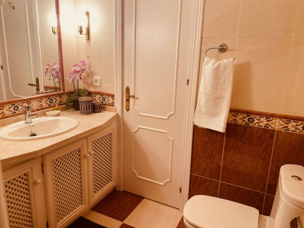Detached Villa Elviria Málaga - image 16